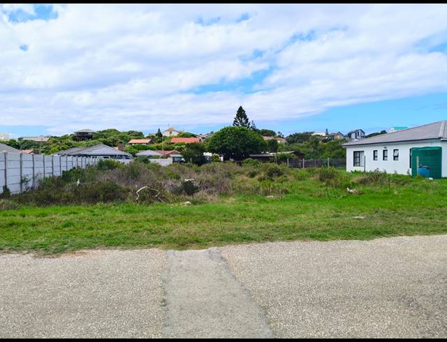 768M² VACANT LAND FOR SALE IN PARADISE BEACH